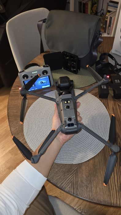 Dji Mavic 3 Pro fly more combo, ca nou, cu Dji Care activ.