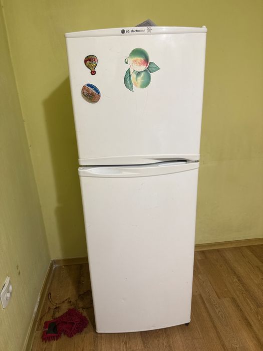 Белый холодильник LG
