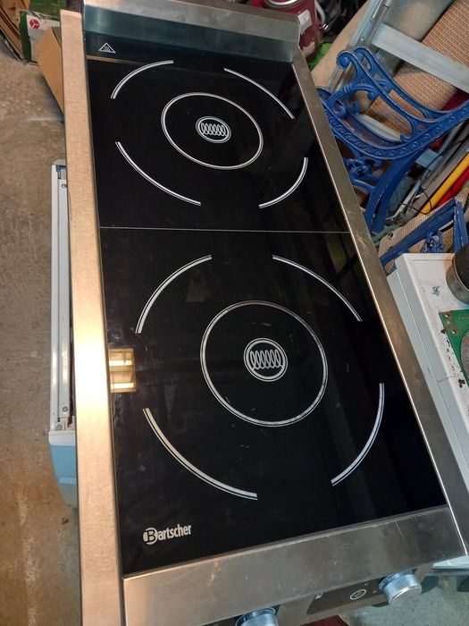 Индукционен професионален котлон