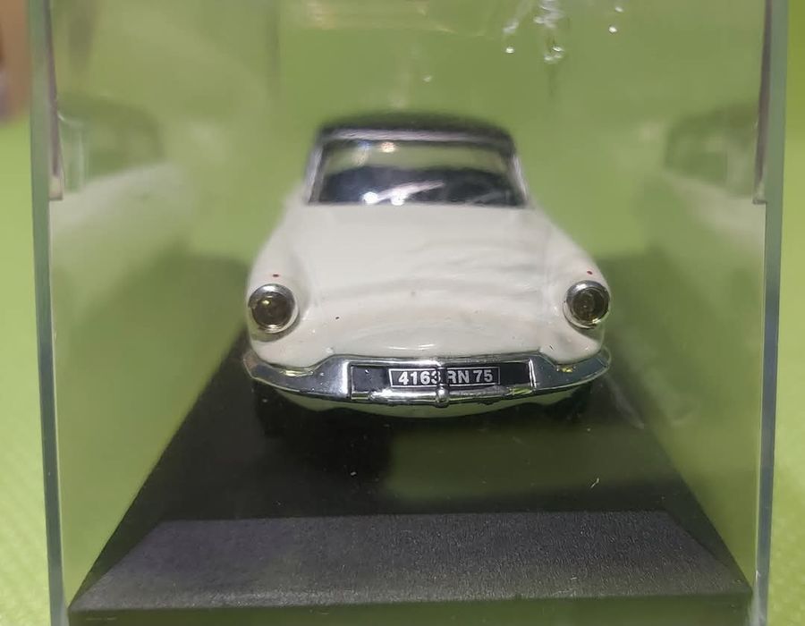 Citroen DS19 -1957г. Цена:25лв. (1/711). Мащаб 1:43