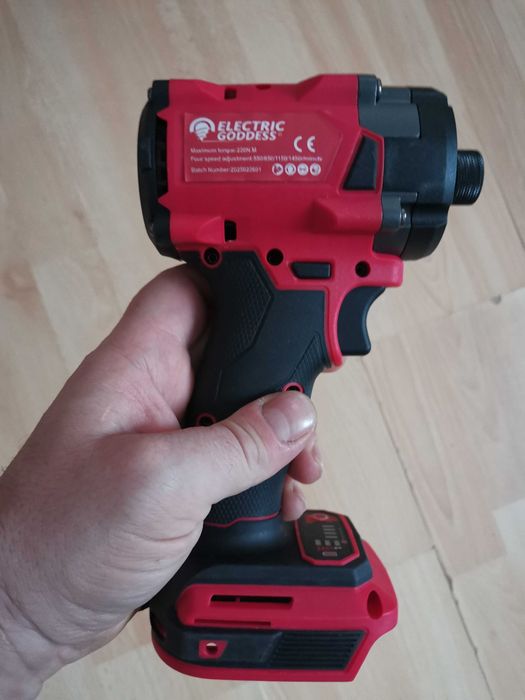 Filetanta, impact, mașină de insurubat cu percutie pt.  bat. Milwaukee