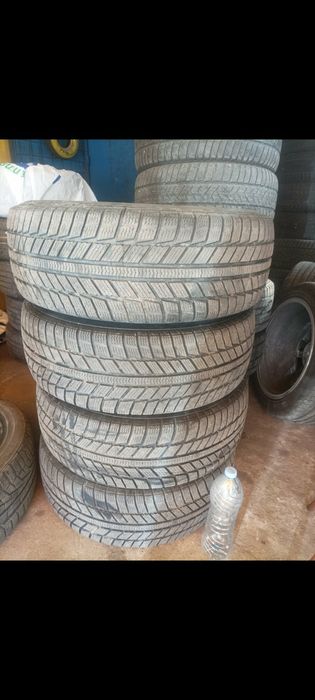 Зимни гуми 235/65/17