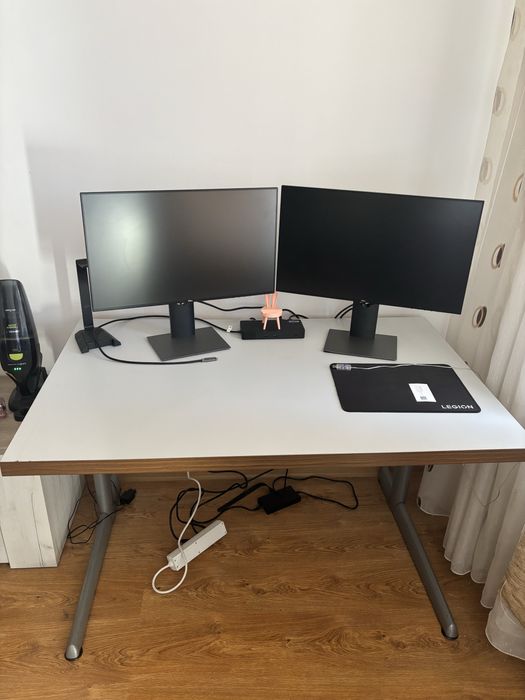 Vând birou metalic 119/75