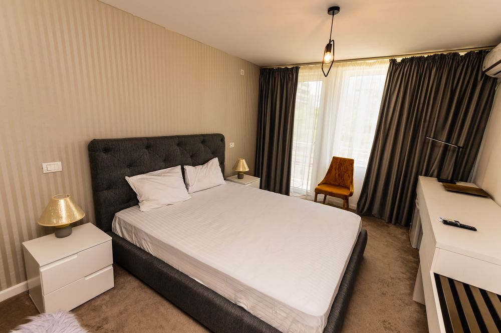 Vila P+2m 13 studiouri 1 apartament 12 locuri parcare închiriere terme