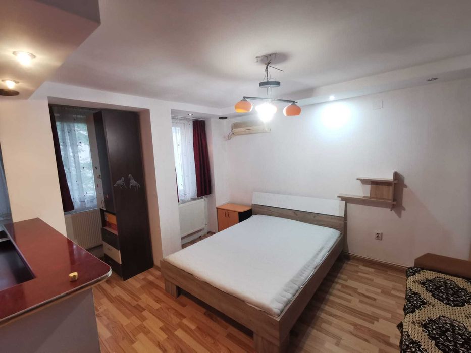 Închiriez apartament cu 1 cameră