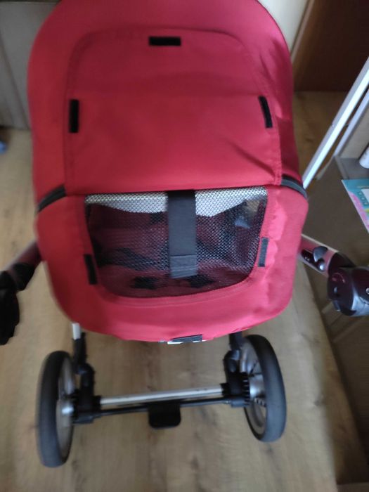 Продавам детска количка Mutsy EVO
