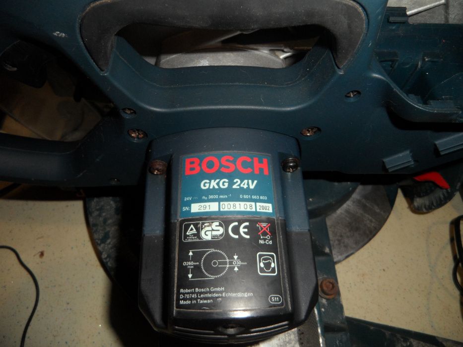 Circular cu acumulator Bosch 24V si prelungitor 50m