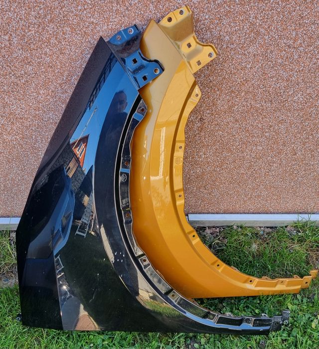 Vând aripă dreapta Toyota C HR 2