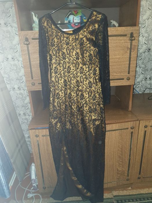 Продам вечерние платья