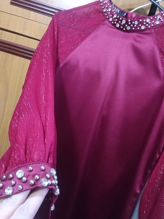 Продам платье, ветровочки