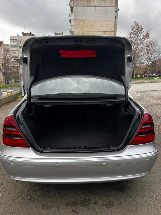 Mercedes-Benz E-Class W211 3.2 CDI Avantgarde