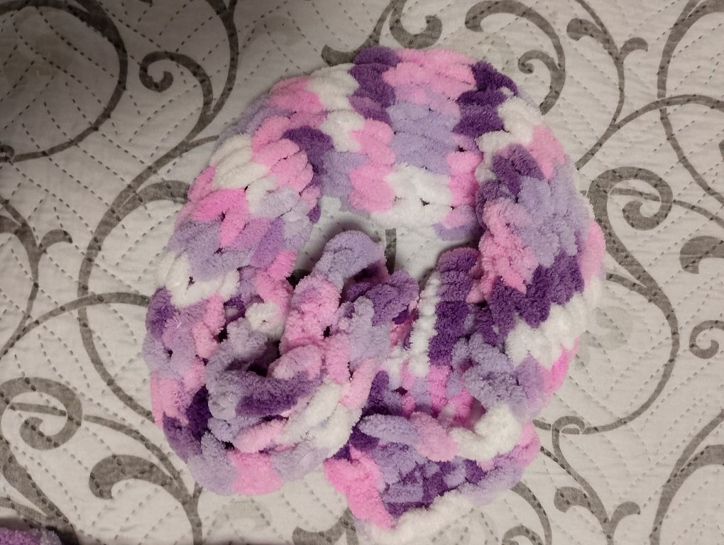 Ръчно плетен комплект - шал и шапка