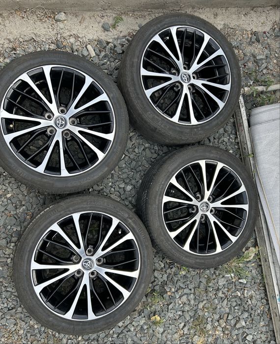 Диски камри 70-75 оригинал с покрышками