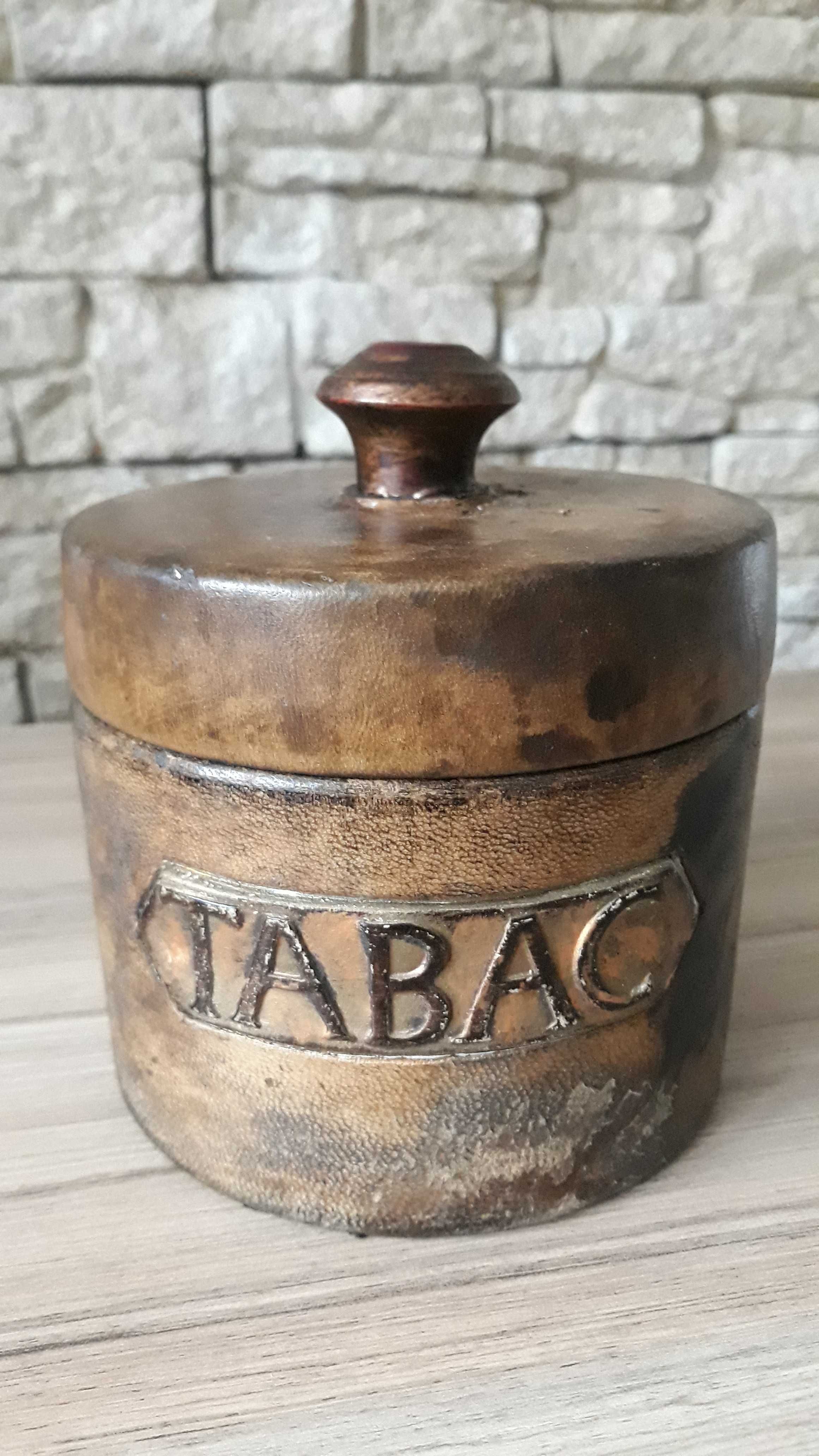 Vand doua cutii de tabac pentru tutun de pipa