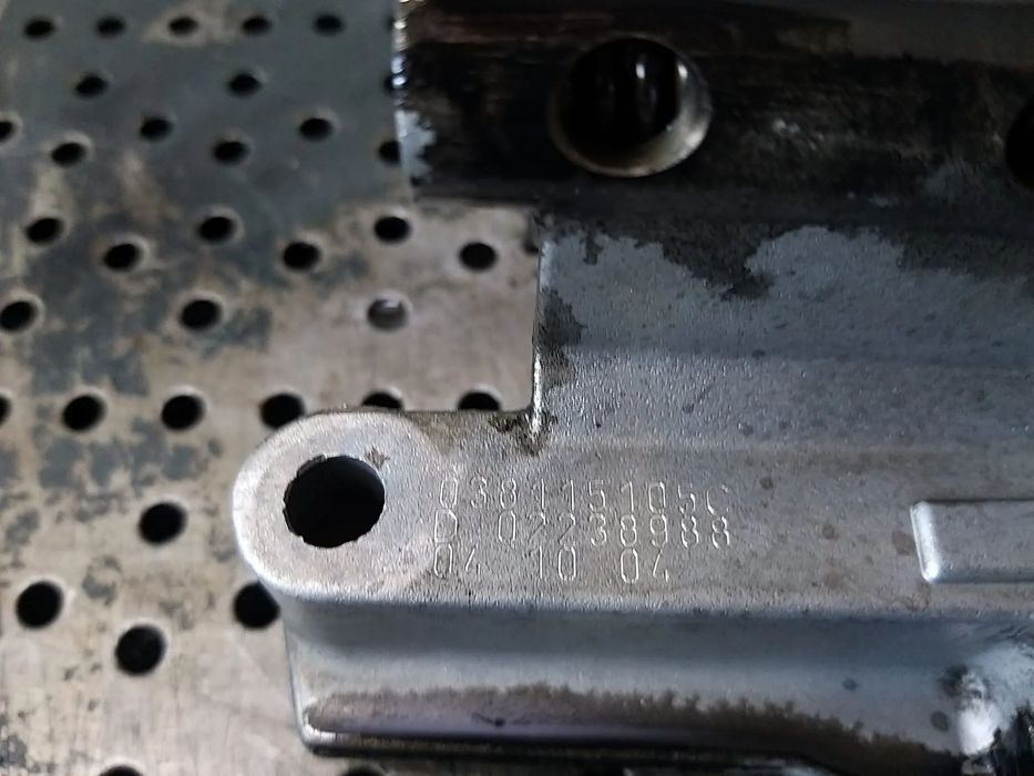 Pompa ulei 1.9 tdi skoda octavia 2 038115105c