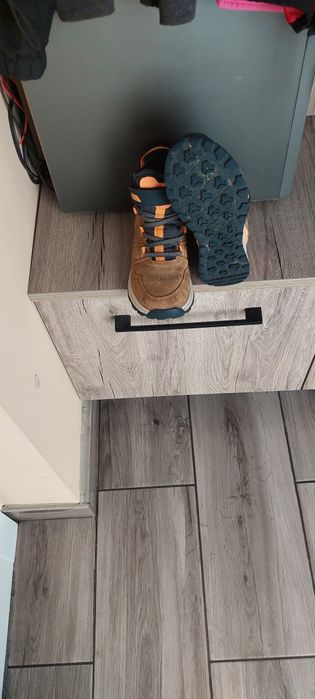 Детски боти от Декатлон.