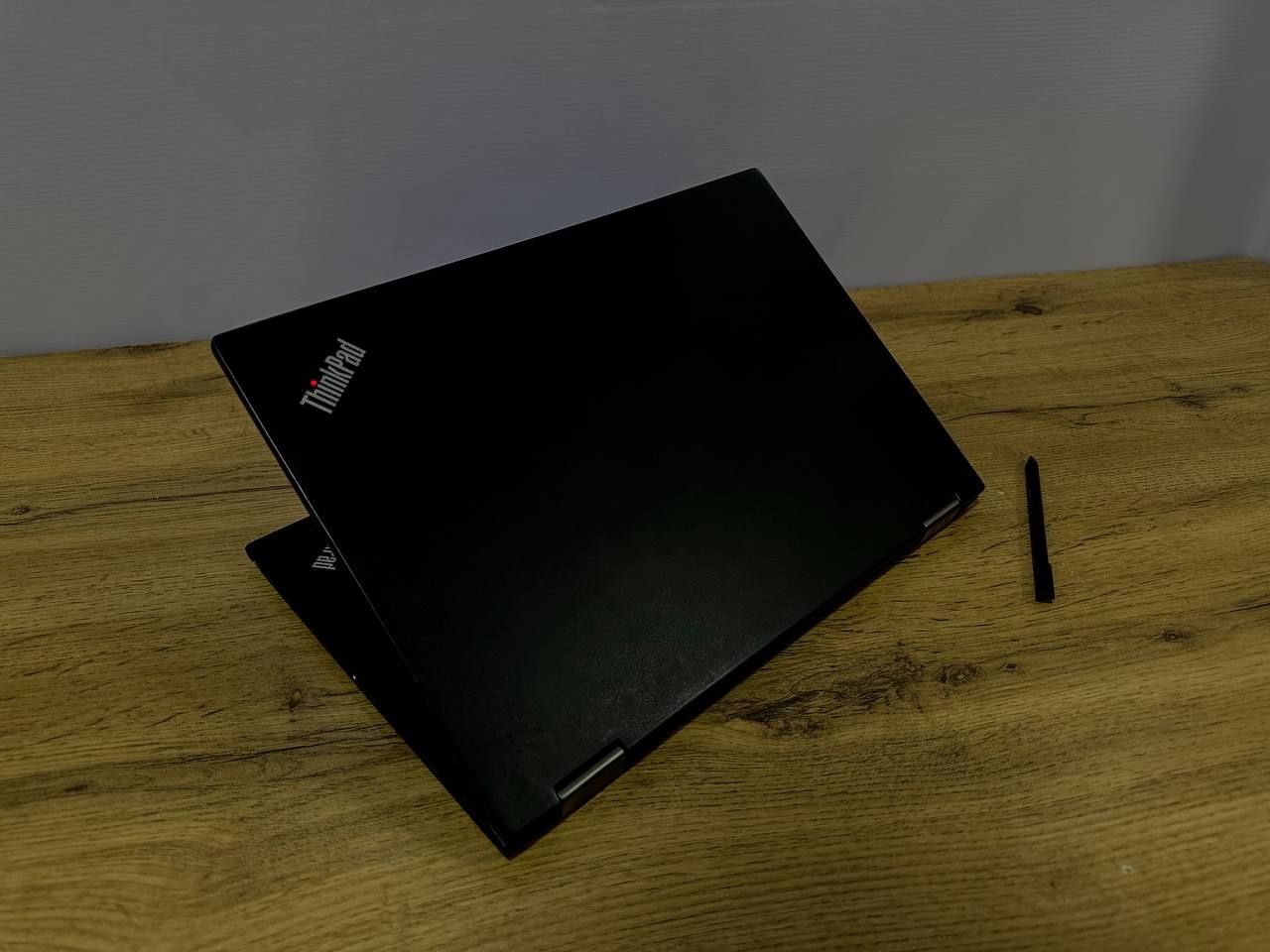 Noutbuk LENOVO Monster