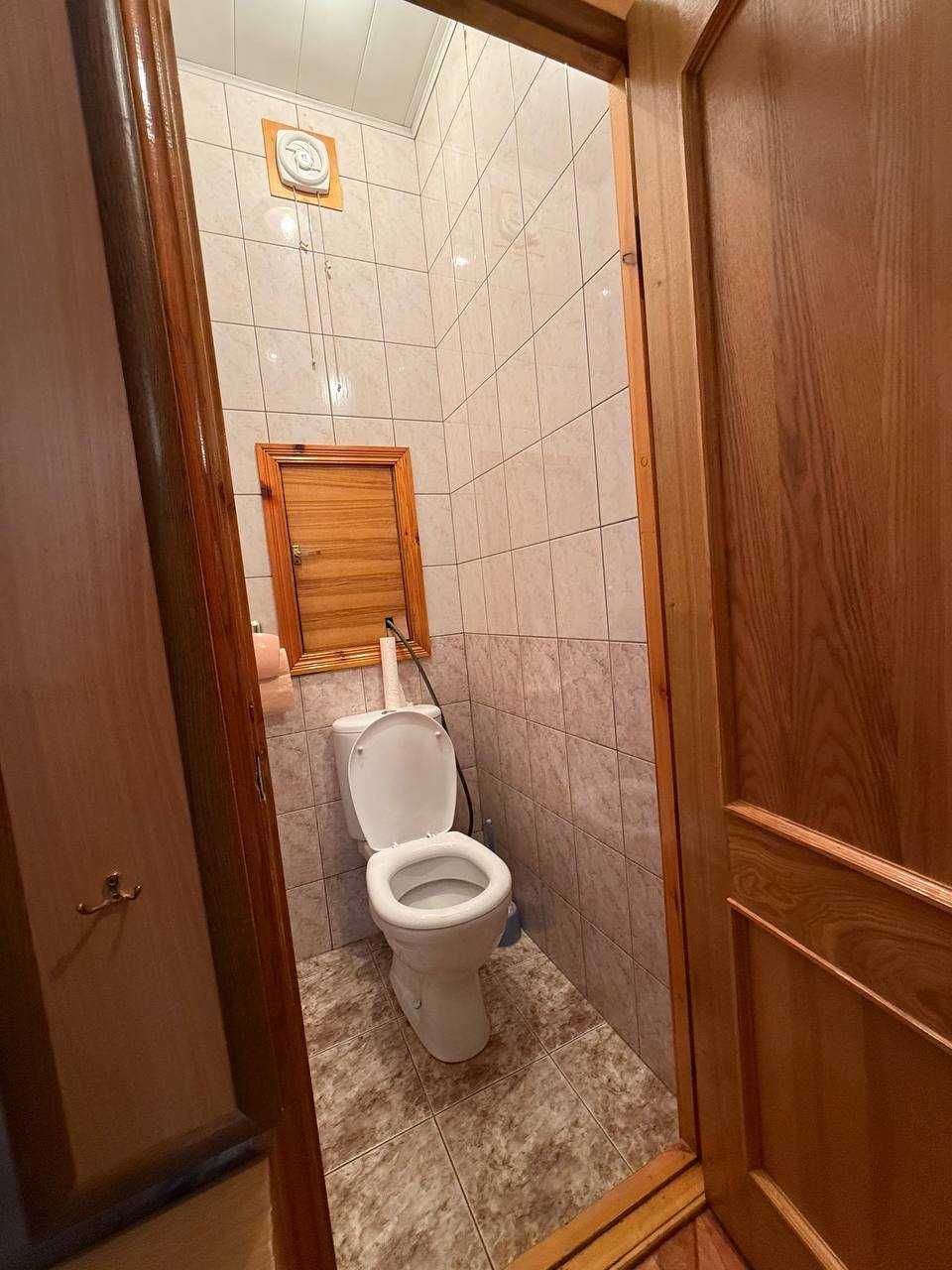 8-квартал Юнусабад 3-хона 2-этаж.4. Срочно сотилади.