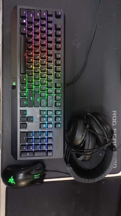 Продам комплект Razer  клавиатура, мышка, наушники