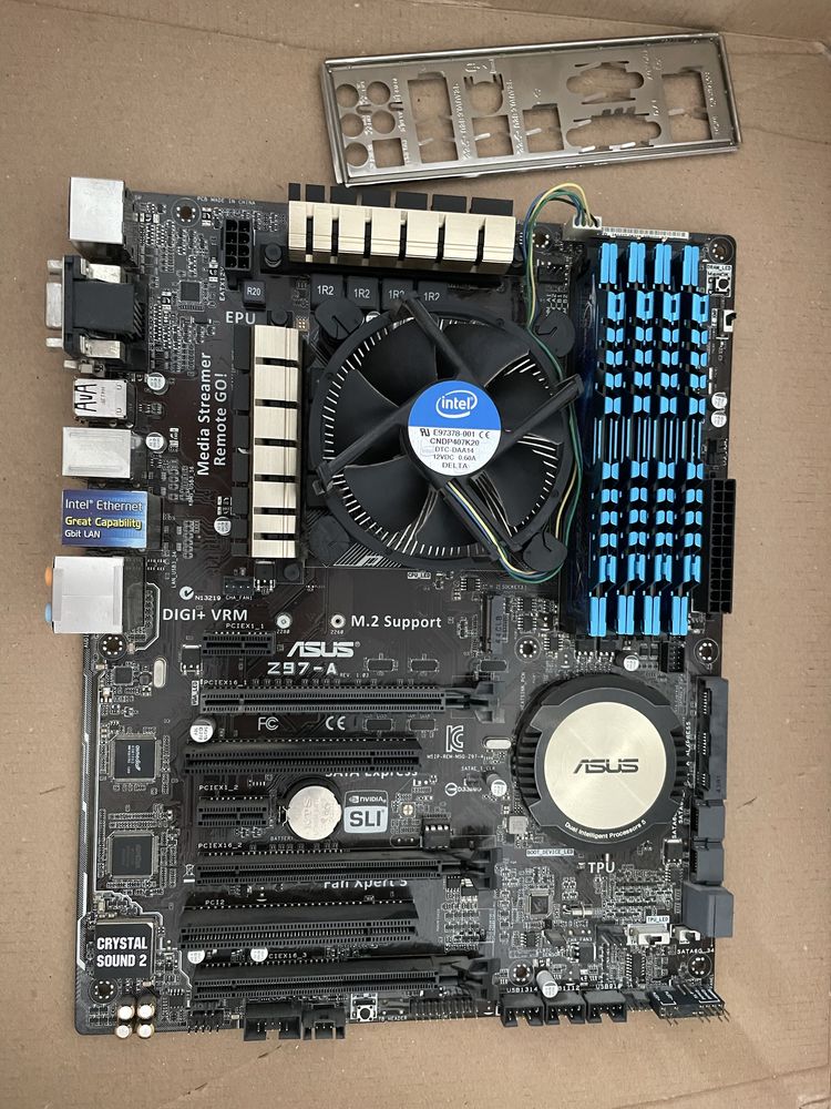 Placa de baza asus Z97-A + procesor intel core i3 + 32 GB ram