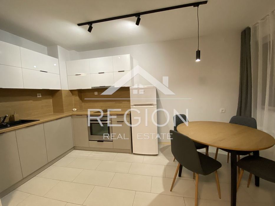 Дава се под наем Двустаен апартамент в Варна, Зимно кино Тракия - 75 кв.м за 459 € - Снимка #1