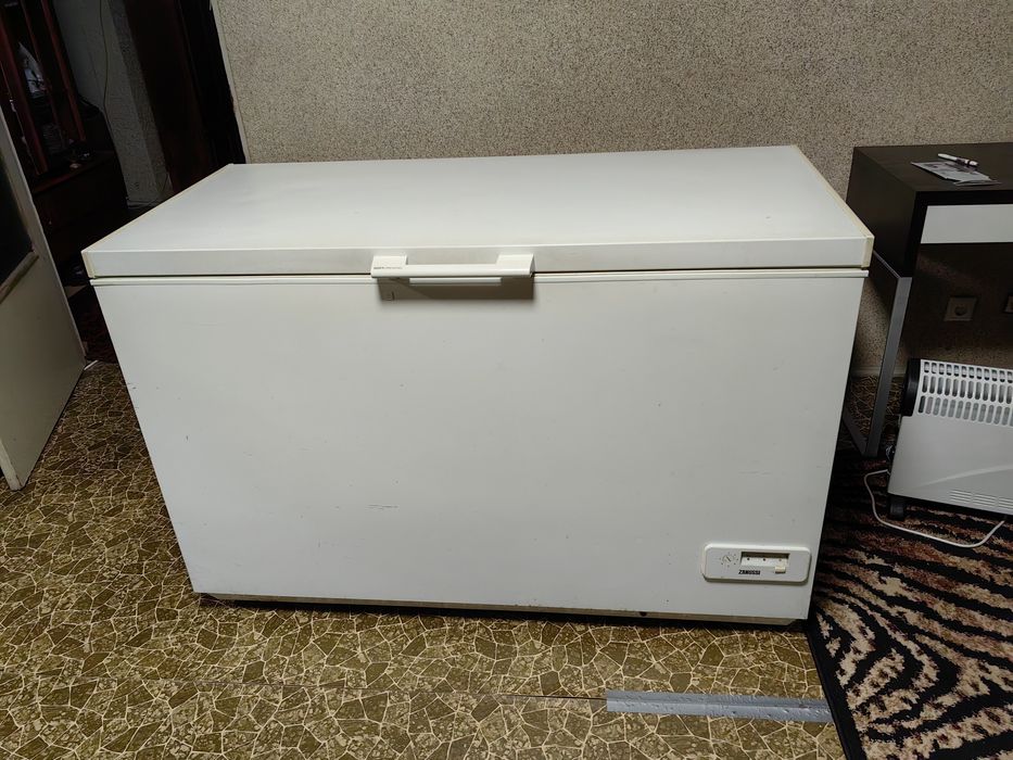 Lada frigorifica (congelator) Zanussi 400L
