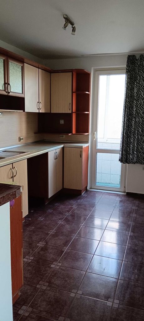 Продава се Четиристаен апартамент в Добрич, Център - 100 кв.м за 2550 €/кв.м - Снимка #7