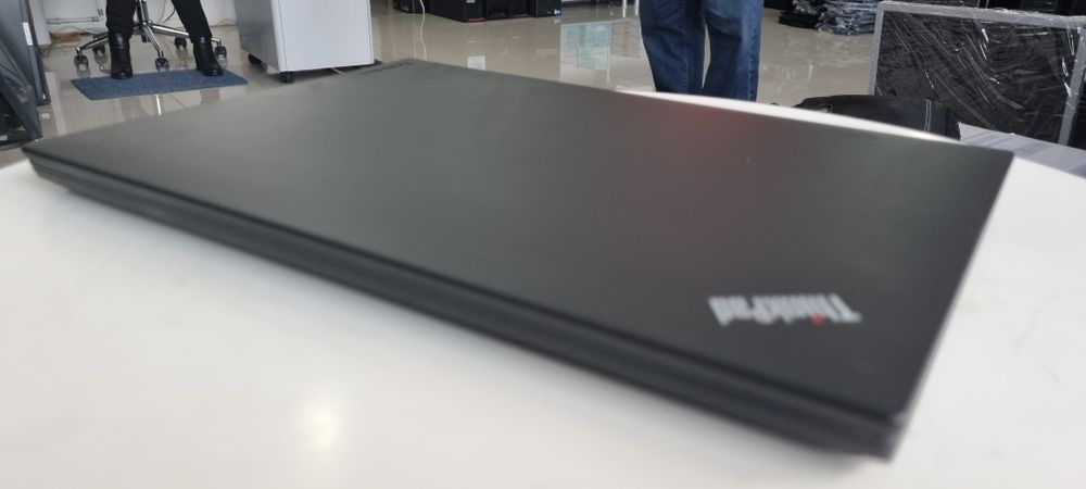 i5 gen 10 Ultraslim LENOVO THINKPAD T14s, 16G, SSD 512G,  Touchscreen