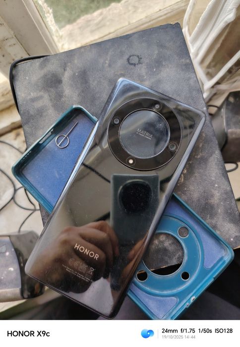 Honor x9a 256gb ram 8gb