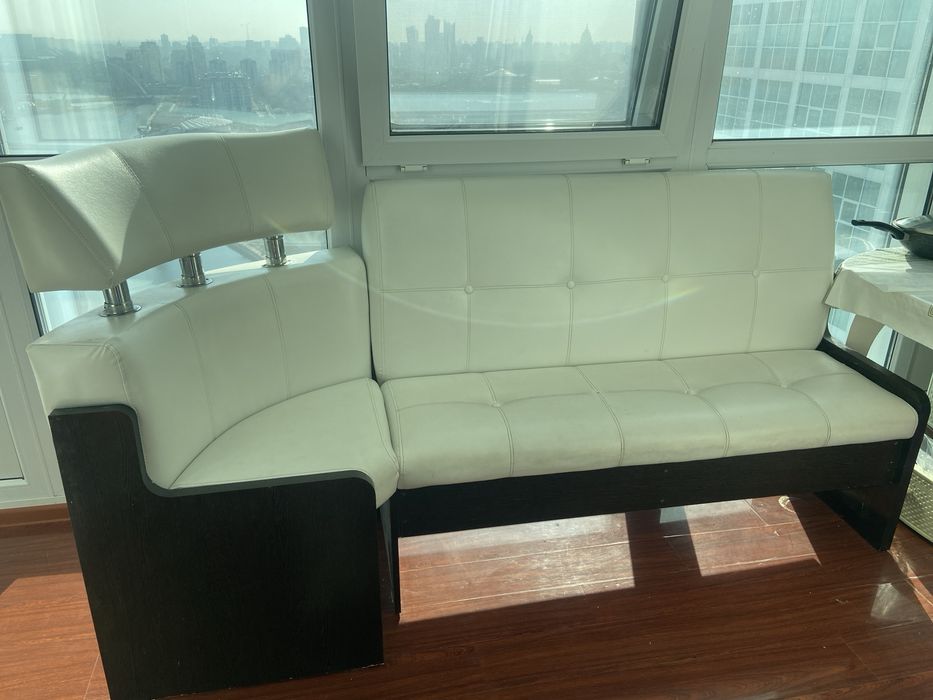 диван кухоннный,в хорошем качестве