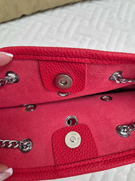 Дамска чанта чисто нова