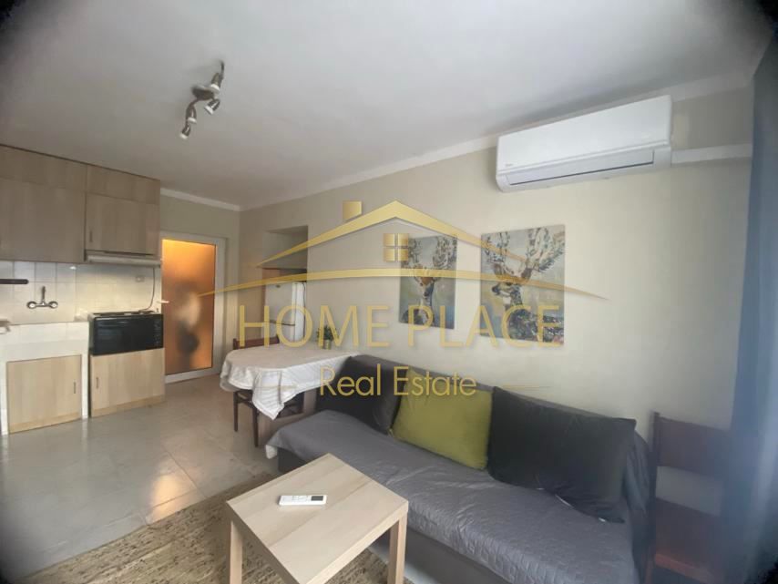 Дава се под наем Двустаен апартамент в Варна, Център - 68 кв.м за 382.5 € - Снимка #2