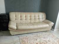 Б/у классический расскладываемый диван