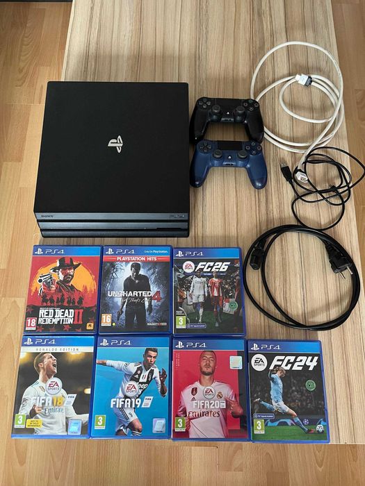 Playstation 4 PRO/PS4 PRO - 1TB с два джойстика + 6 игри