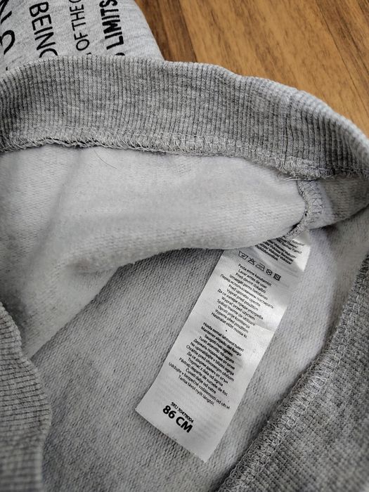 Pulover gros gri cu imprimeu bebe