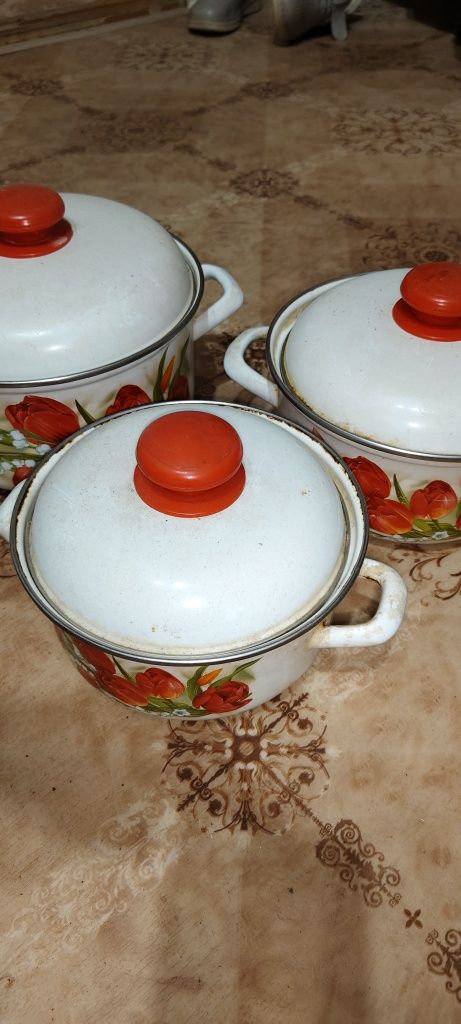 Продам 3 кастрюли