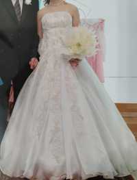 Продается красивое белое свадебное платье в хорошем состояни