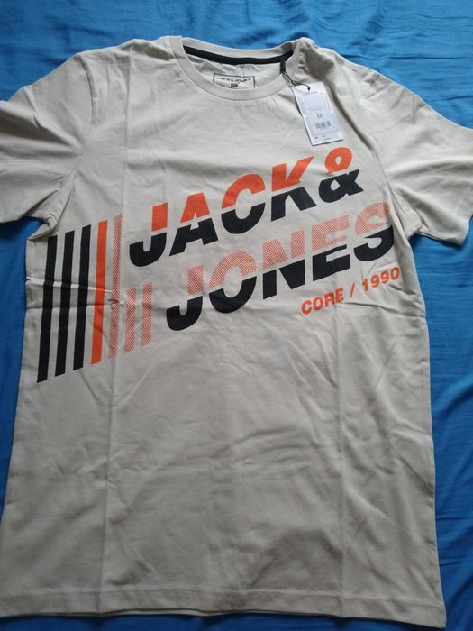 Tricouri marci diverse