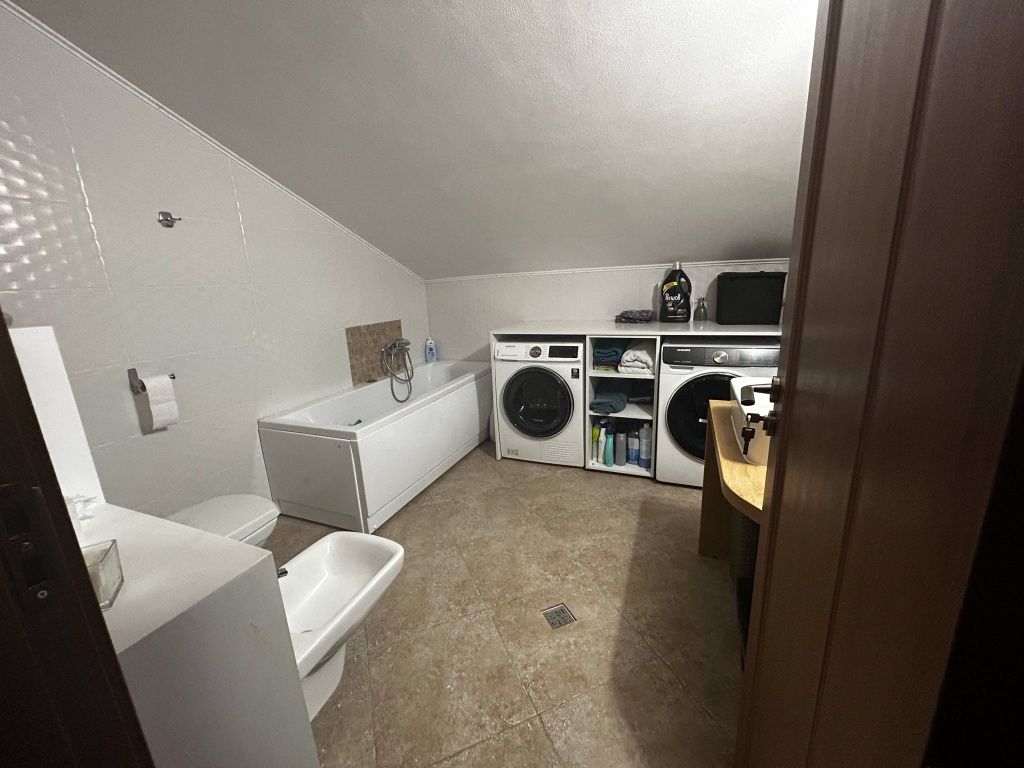 Apartament 4 camere, 138m², Mobilat/Utilat, str. Branduselor