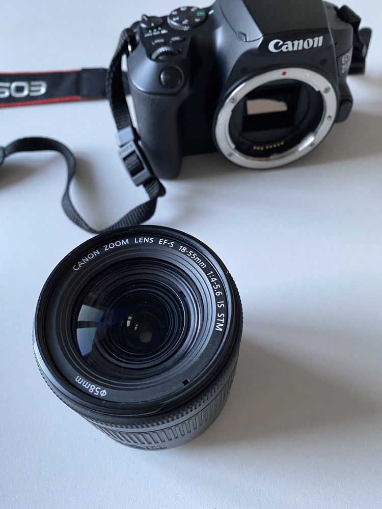 Продам фотоаппарат Canon 250D Kit EFs 18-55mm