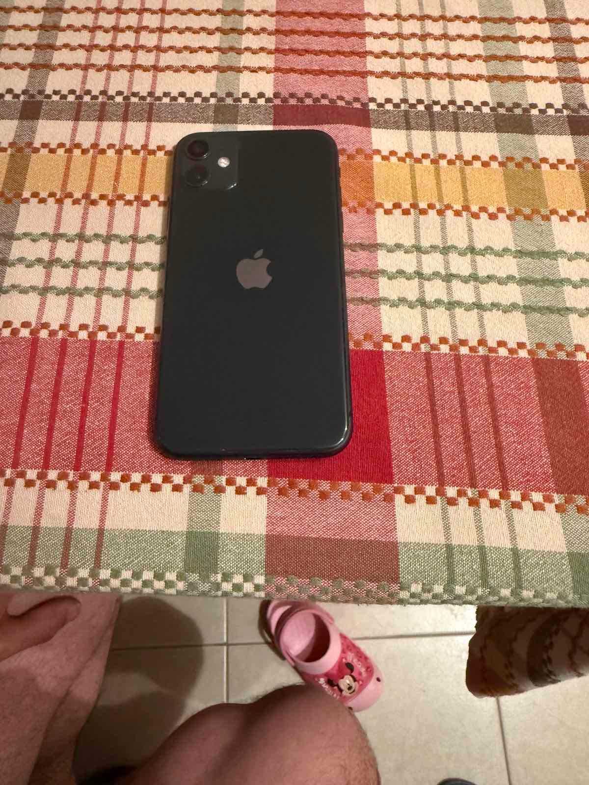 Iphone 11 pro + Калъфи за него