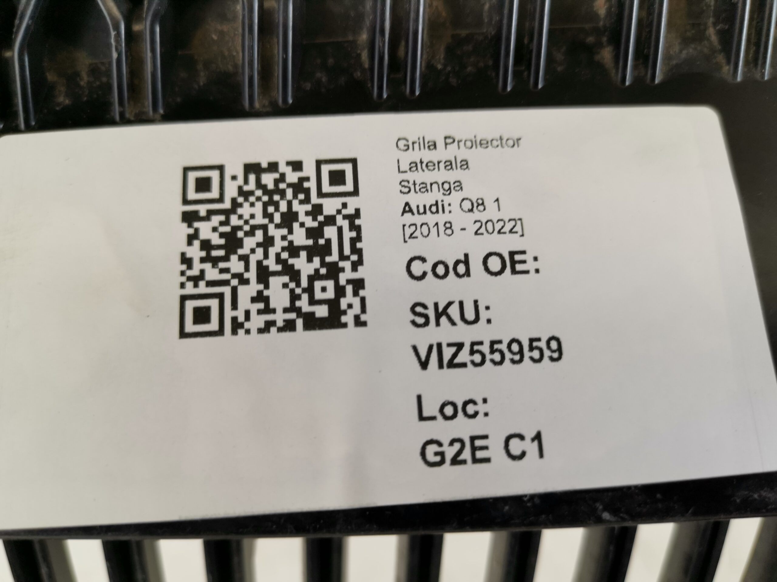 Ауди Кю8 / Audi Q8 , СКю8 / SQ8 Оригинална странична лява решетка за ф