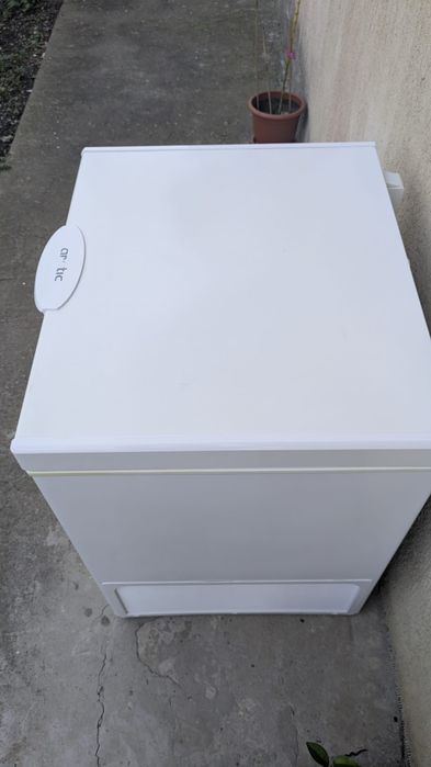 Produsul este fara garanție. In stare buna de funcționare.