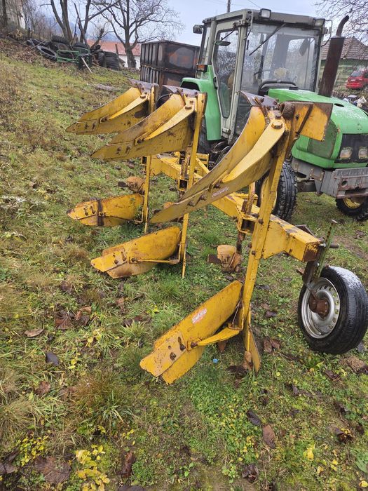 Plug reversibil trei brezde