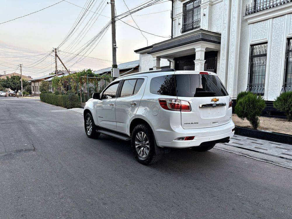 Trailblazer LTZ Full Позиция Состаяние Зор Пробег 74000Км