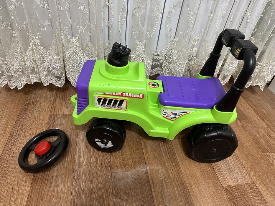 Игрушка трактор для детей