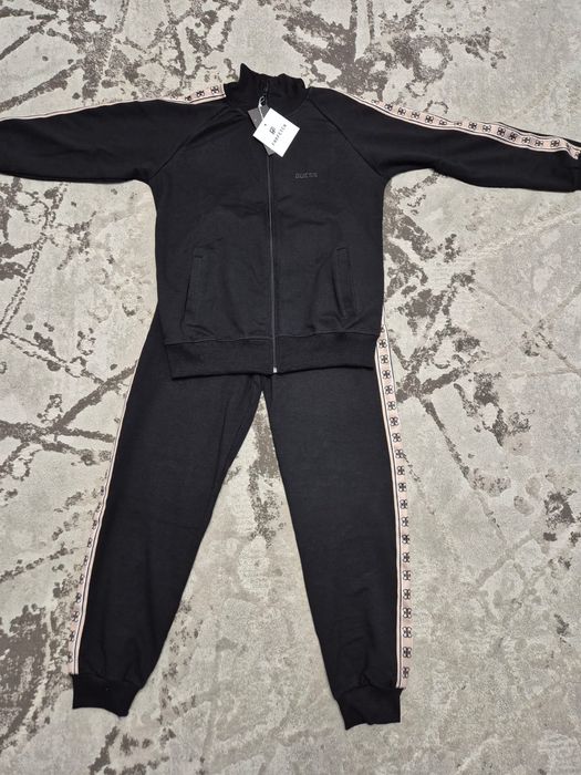 Vând treninguri damă Guess,noi cu etichetă