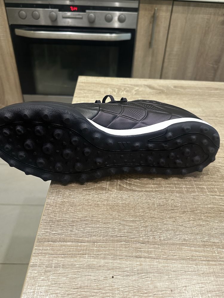 Футболни маратонки adidas
