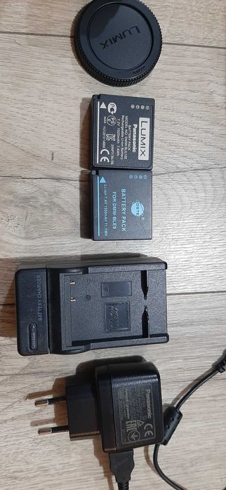 Vand panasonic DMC gx80 cu doua obiective