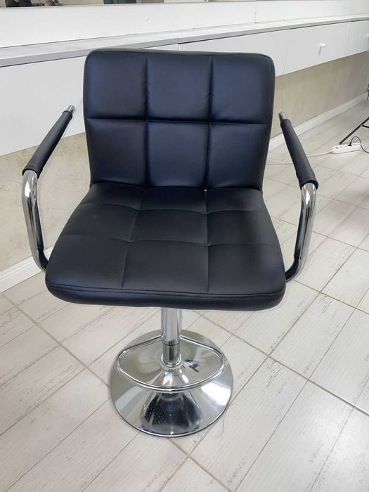 Продам стул барный черный (для парикмахера, визажиста) . Новое